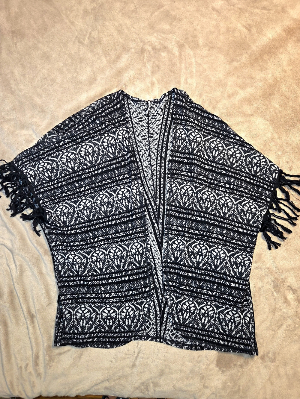 Free People NWT Beautiful Black & White Fringed Open Knit Poncho Sz M/L
